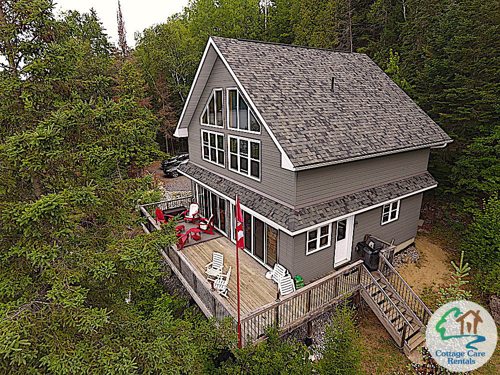 Mountain Lake Hummingbird Hill - Aerial side view of the Deck