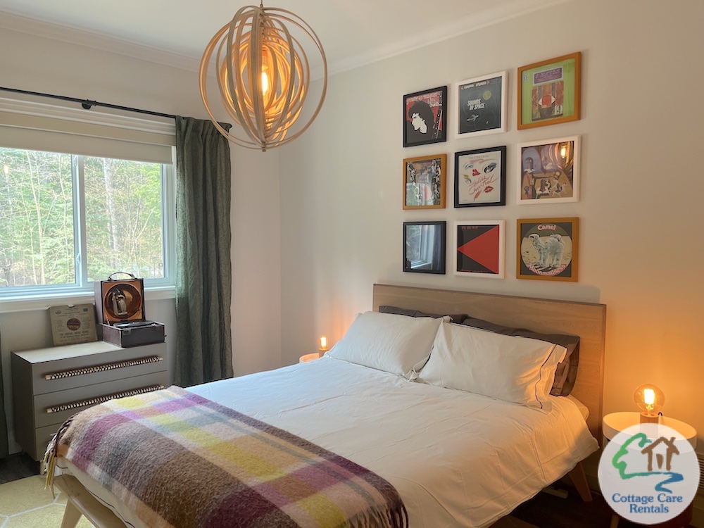 Pelaw Lake Lavender Cottage - Main Floor - Bedroom 2 - Queen Bed