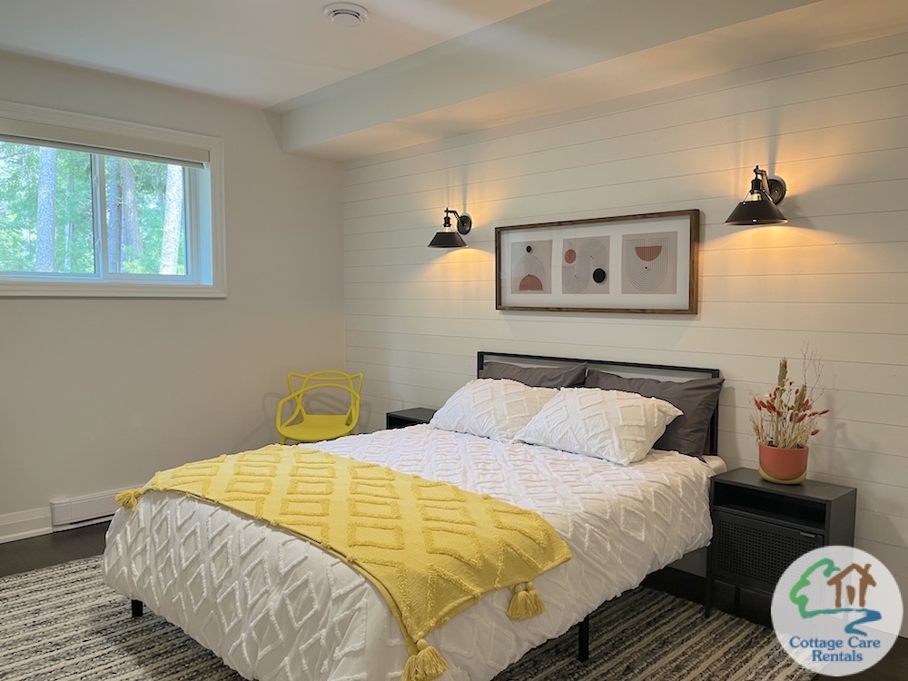 Pelaw Lake Lavender Cottage - Lower Level - Bedroom 4 - Queen Bed