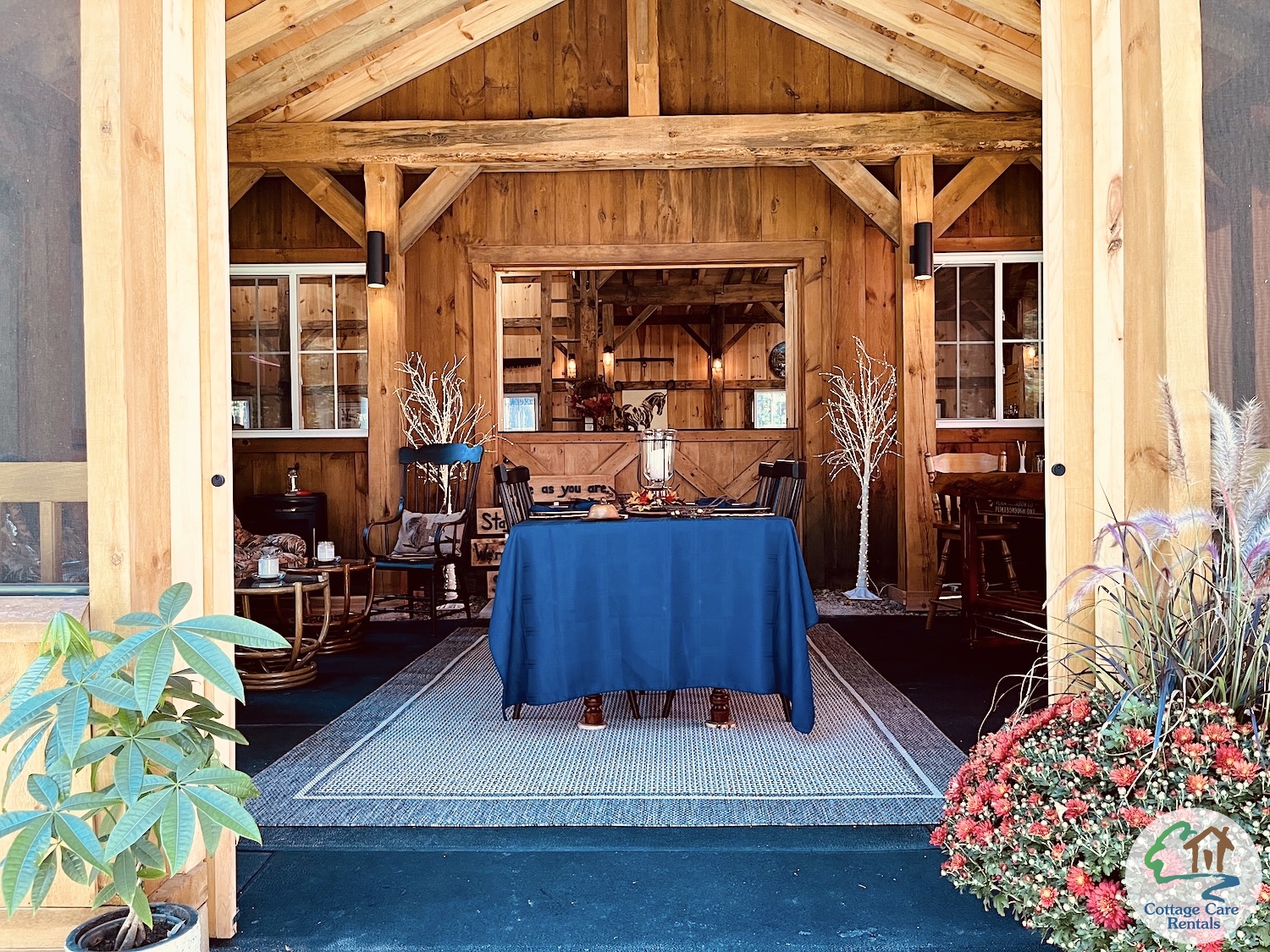 Boshkung Acres - Porch with autumn dining decor
