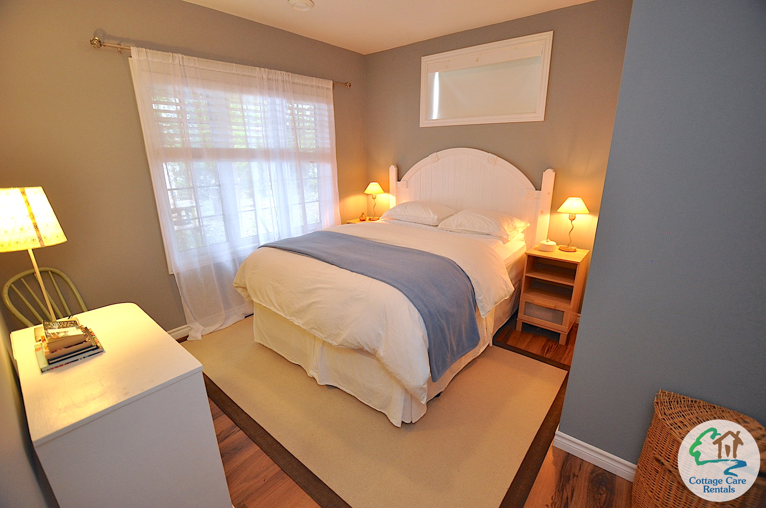 Maple Lake - Lower level bedroom 3 - Queen bed