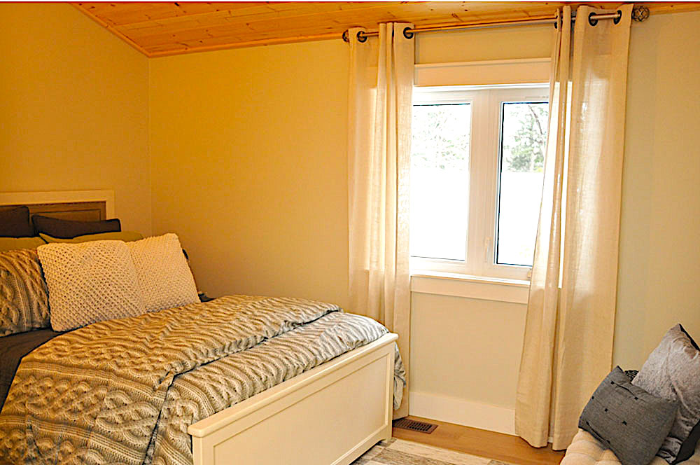 Pencil Lake Cavendish Cove - Upstairs bedroom 2 - Double