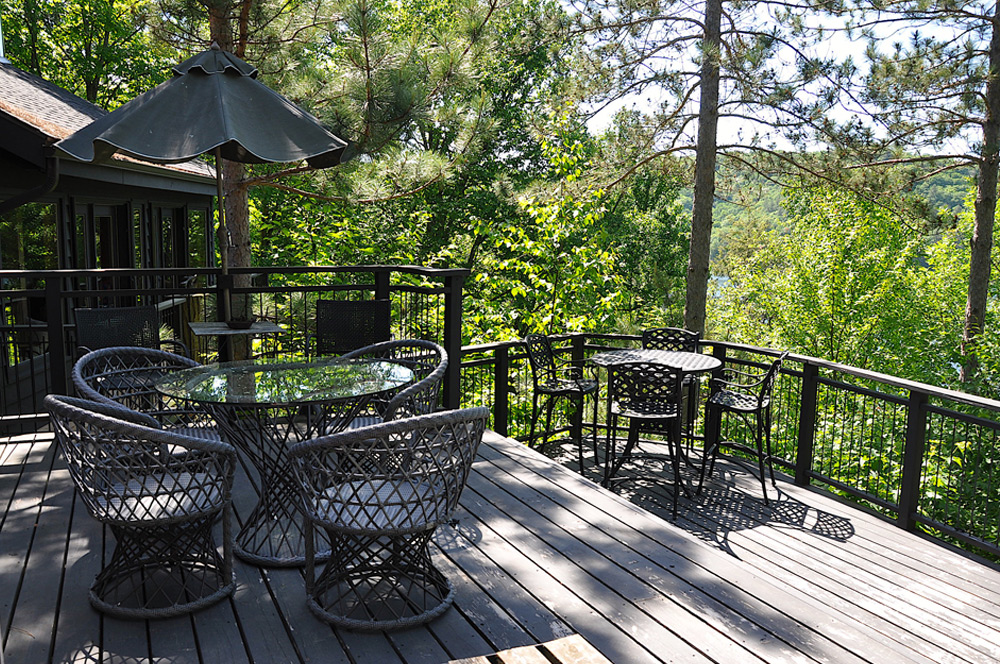 Lake of Bays Cottage - Skyfall - Front-deck-seating