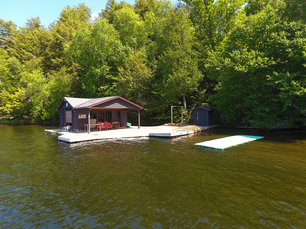 Lake of Bays Cottage - Skyfall-waterfront