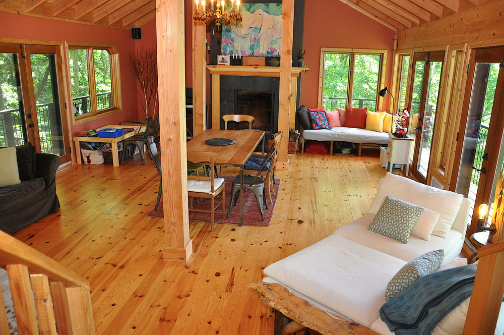 Lake of Bays Cottage - Skyfall - Great-room-view-2