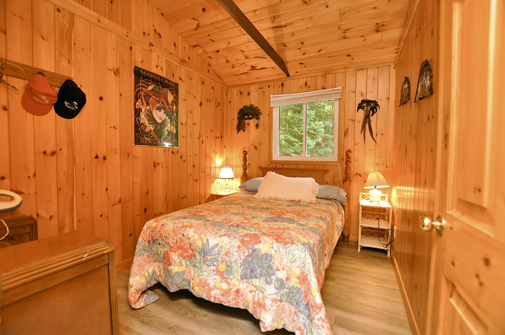 Kawartha Cottage Buckhorn Lake - Little Bay Cottage-Bedroom-2-Double