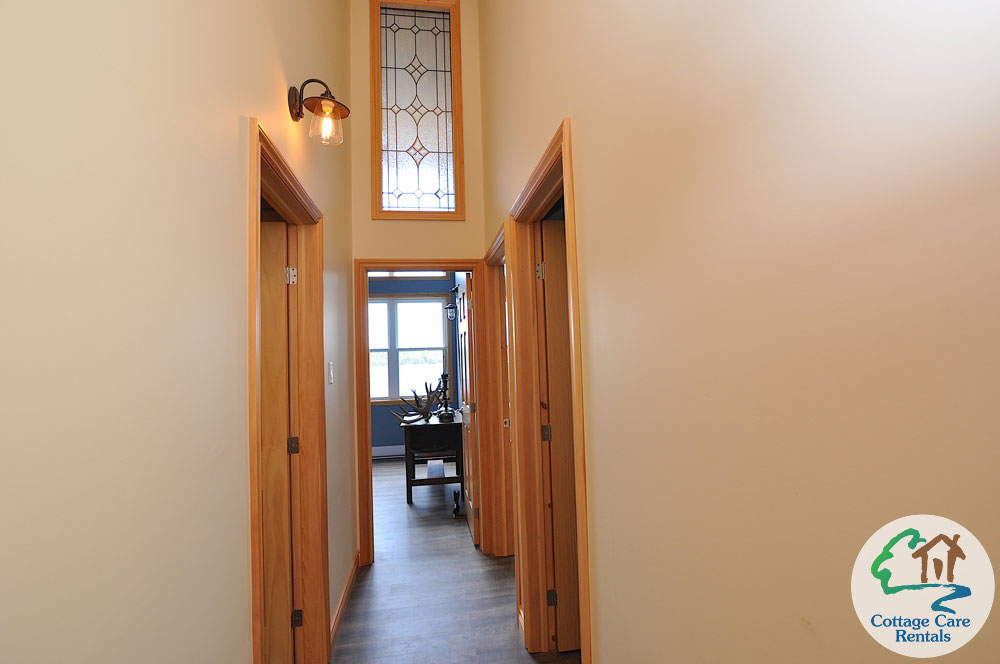 Mountain Lake Hummingbird Hill - Upper Hallway to Bedrooms and Bathroom