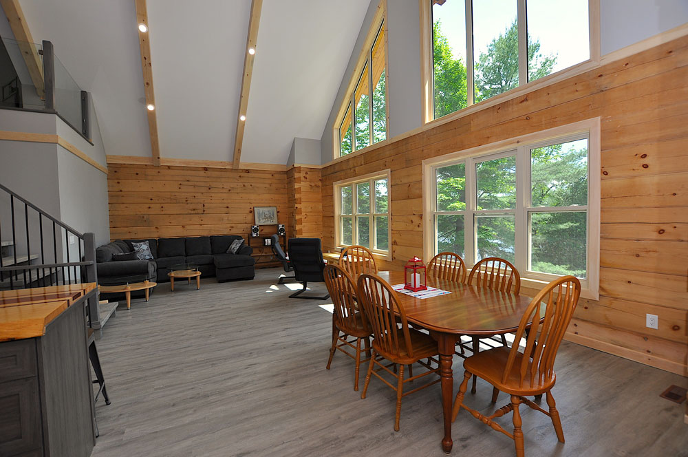 Haliburton Cottage - Kashagawigamog Lake - Dining-room-and-living-room