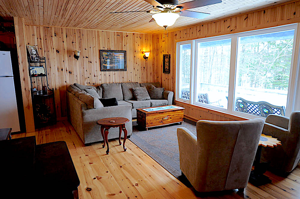Blue Hawk Lake Blue Bell - Haliburton Cottage - Front-Living-Room