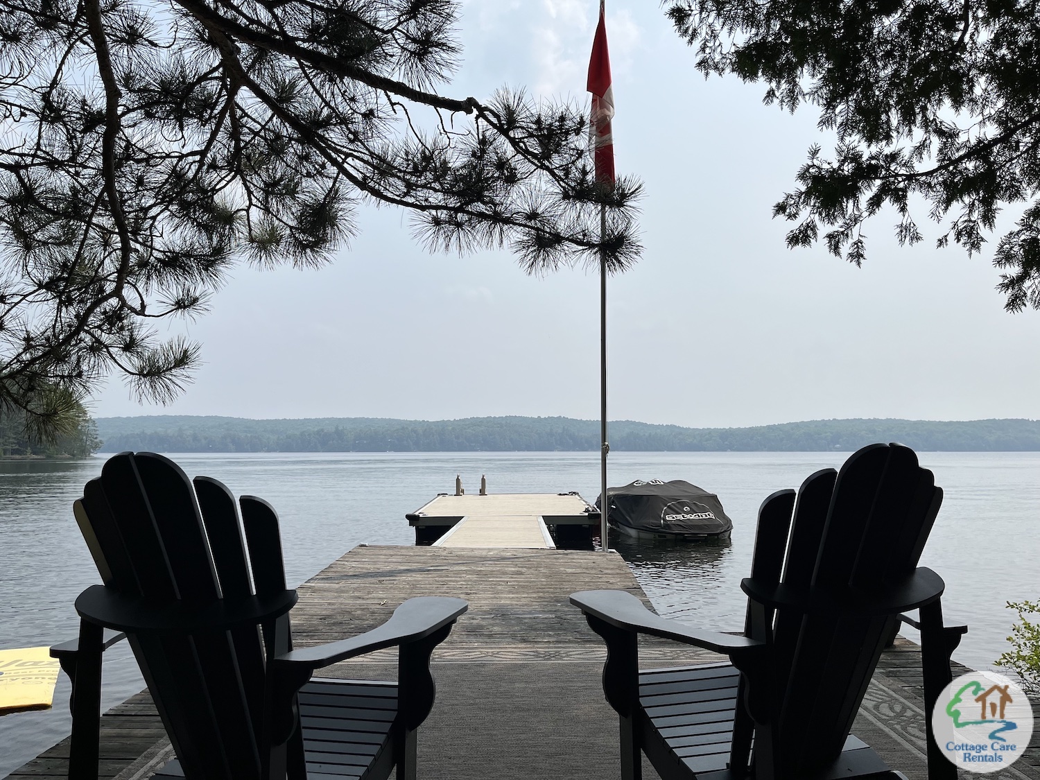 Kennisis Lake Pine Point Bay - Lakeside Seating