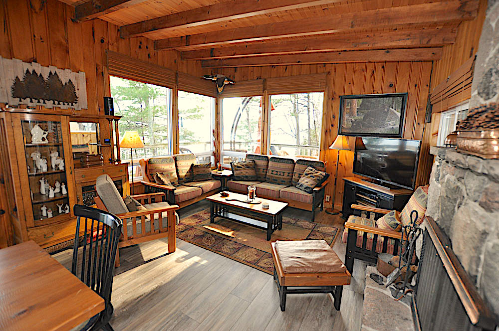 Boshkung Lake Paradise Pines - Living Room