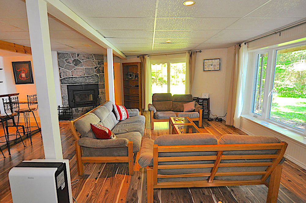 Kennisis Lake Paradise Bay - Lower Level Family Room