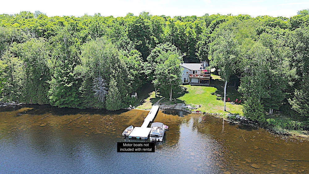 Monmouth Lake The Wandering Moose - Haliburton Cottage - Private Lakefront Cottage *Boats Not Included with Rental*