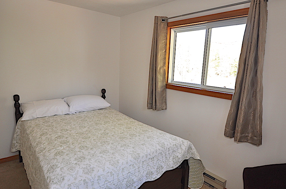 Boyne Lake Beaver Bay - Bedroom 3 - Double