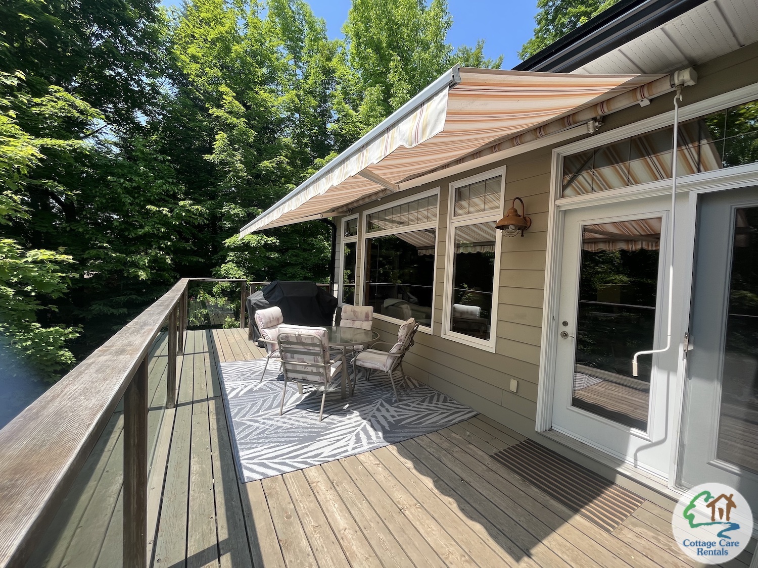 Miskwabi Lake Meadow Vale - Deck with Awning and BBQ