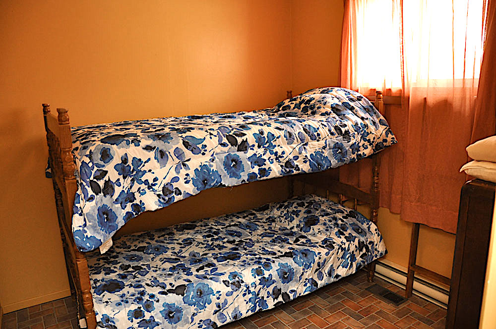 21- Guest House Bedroom 2-Single bunks